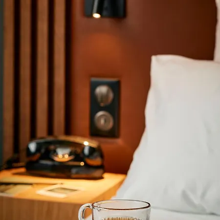Otel Le Bellune Paris