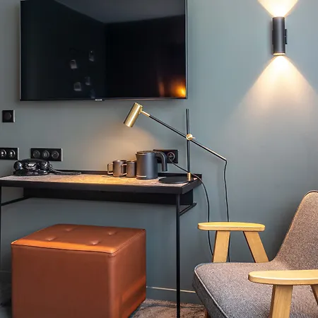 Le Bellune 4* Париж