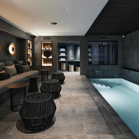 Отель Le Bellune 4*